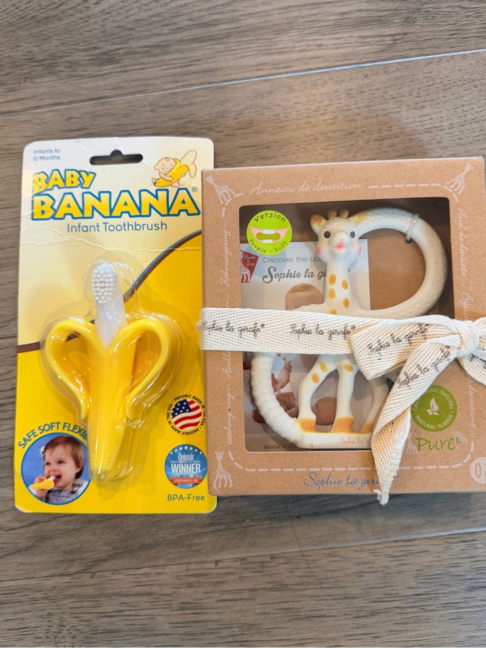 Sophie la Girafe + Baby Banana Teething & Toothbrush Set -NWT